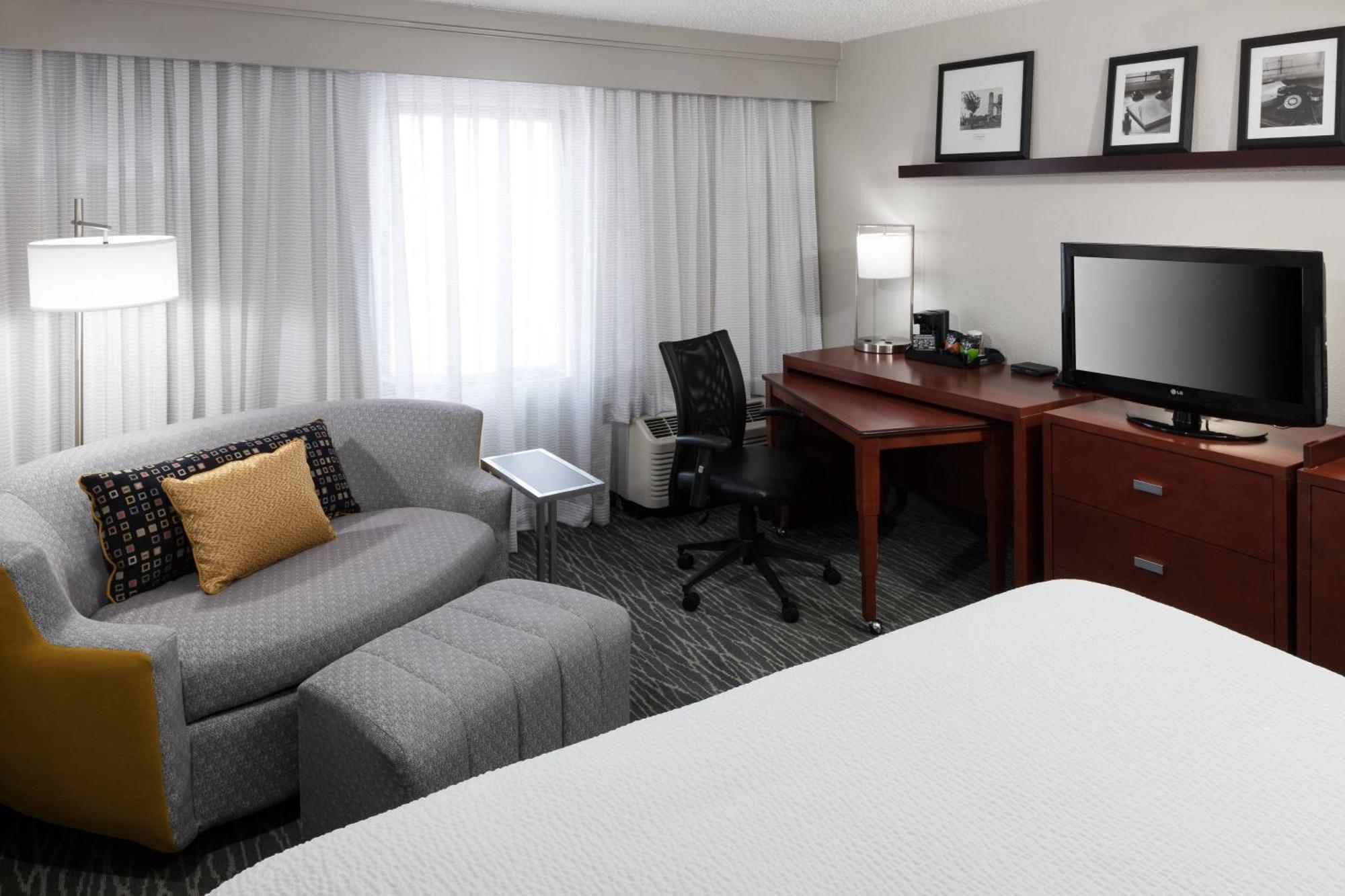 Courtyard By Marriott Waco Hotel Buitenkant foto