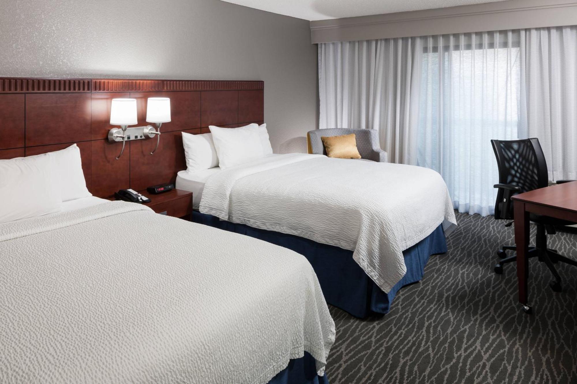 Courtyard By Marriott Waco Hotel Buitenkant foto