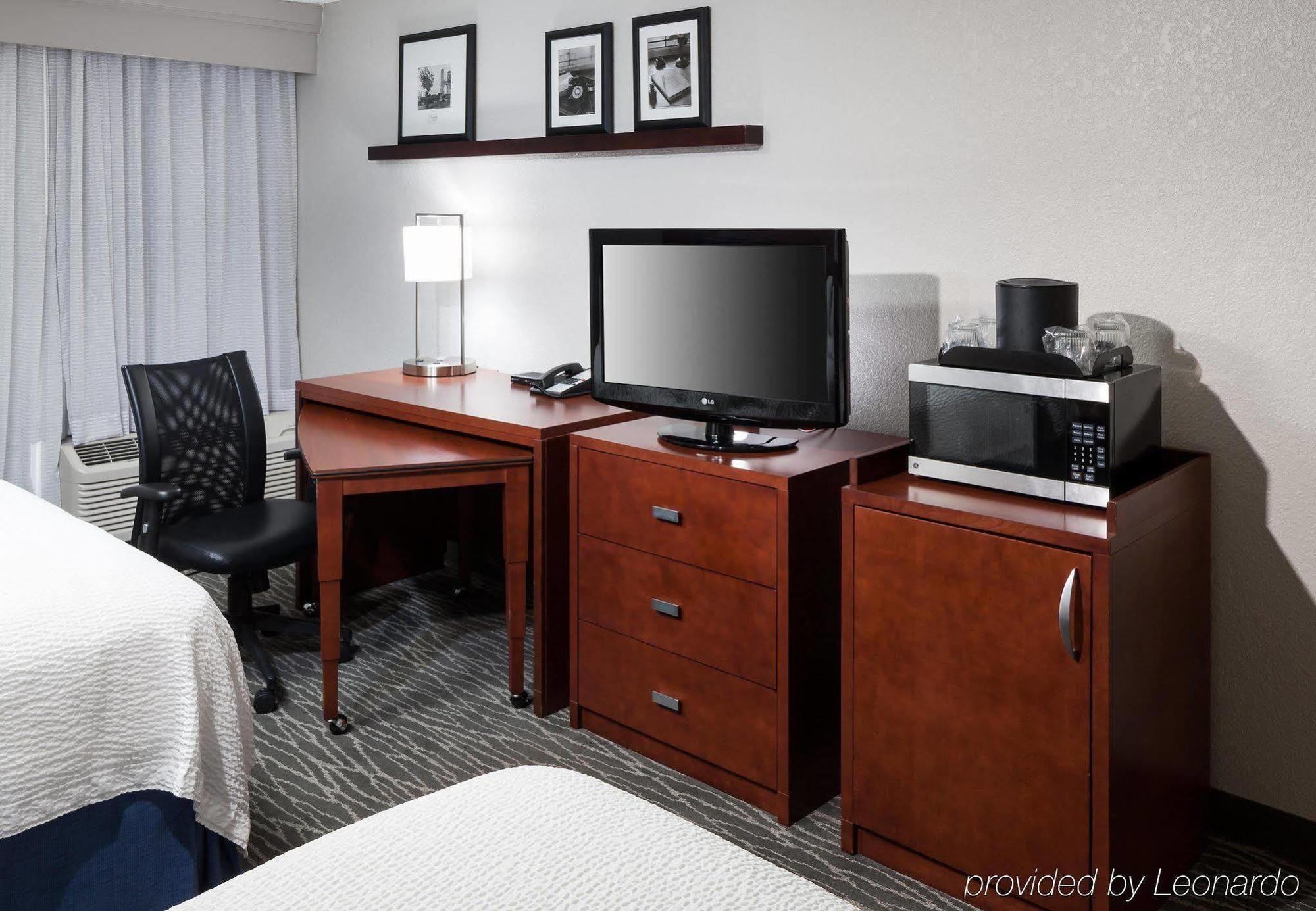 Courtyard By Marriott Waco Hotel Buitenkant foto