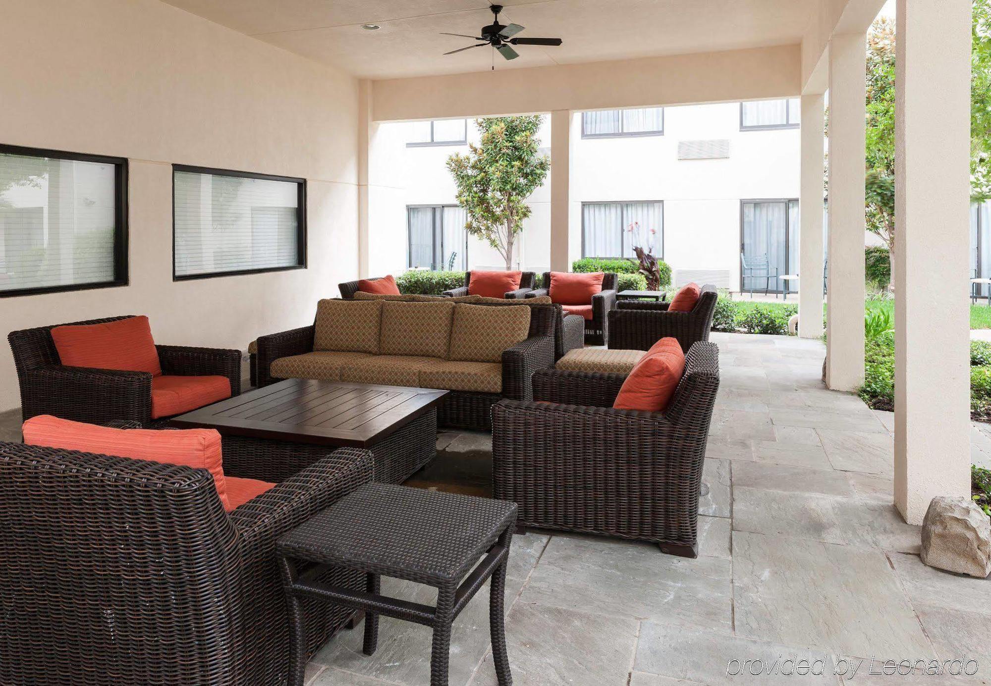 Courtyard By Marriott Waco Hotel Buitenkant foto